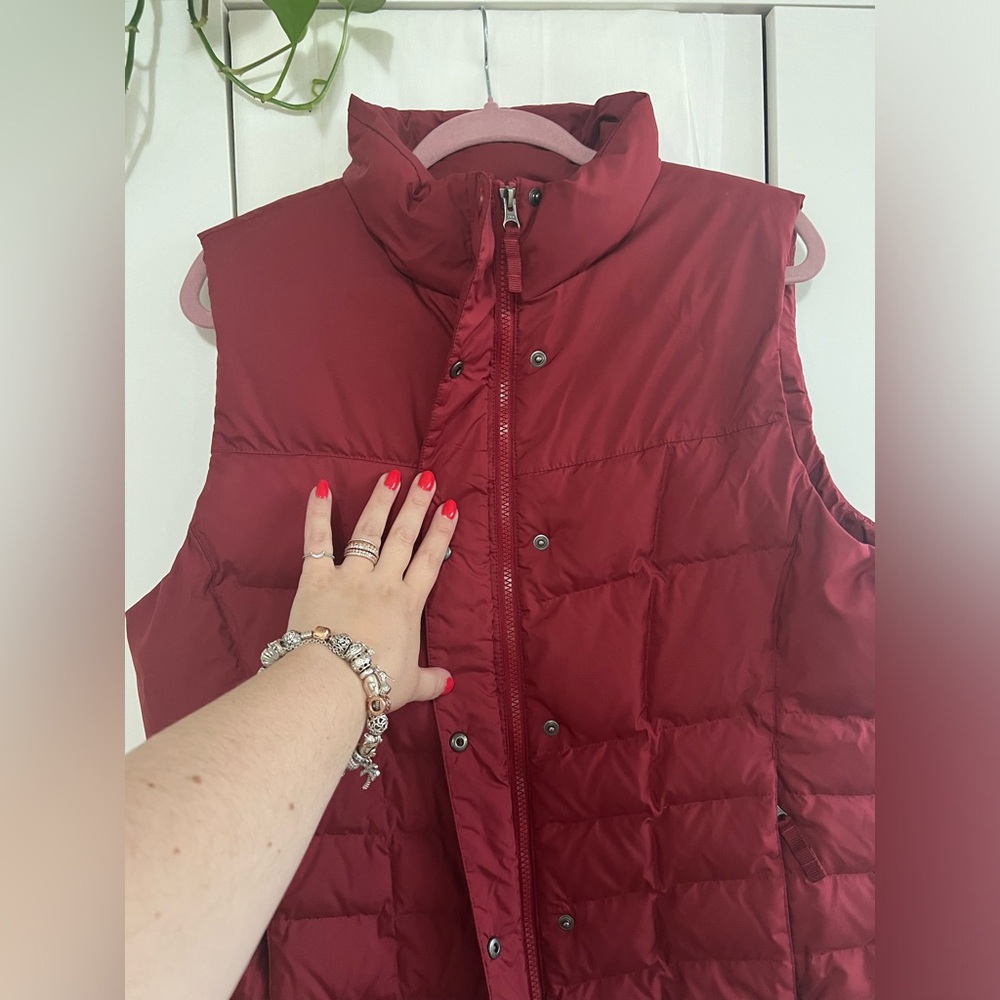 L.L. Bean Women's Red Quilted Puffer Vest - Picture 3 of 9